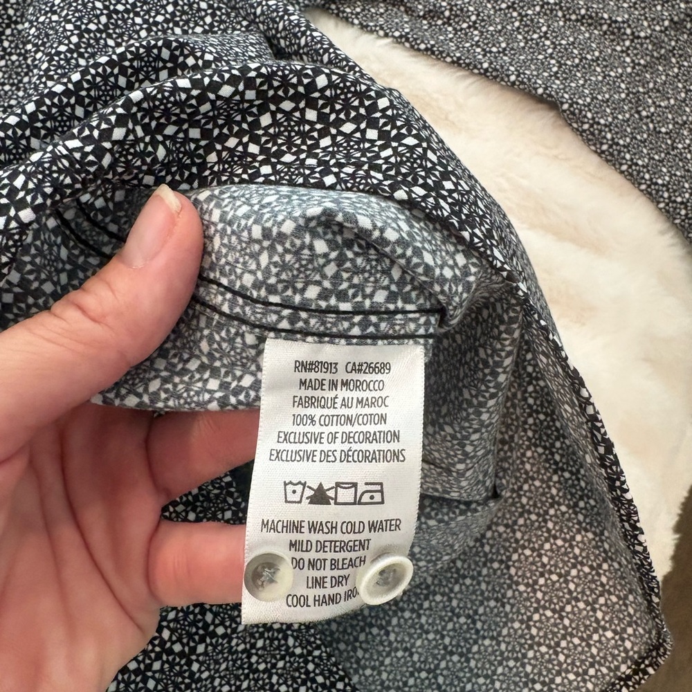 Robert Graham Black Micro-Pattern Button-Down Shirt - Picture 7 of 10